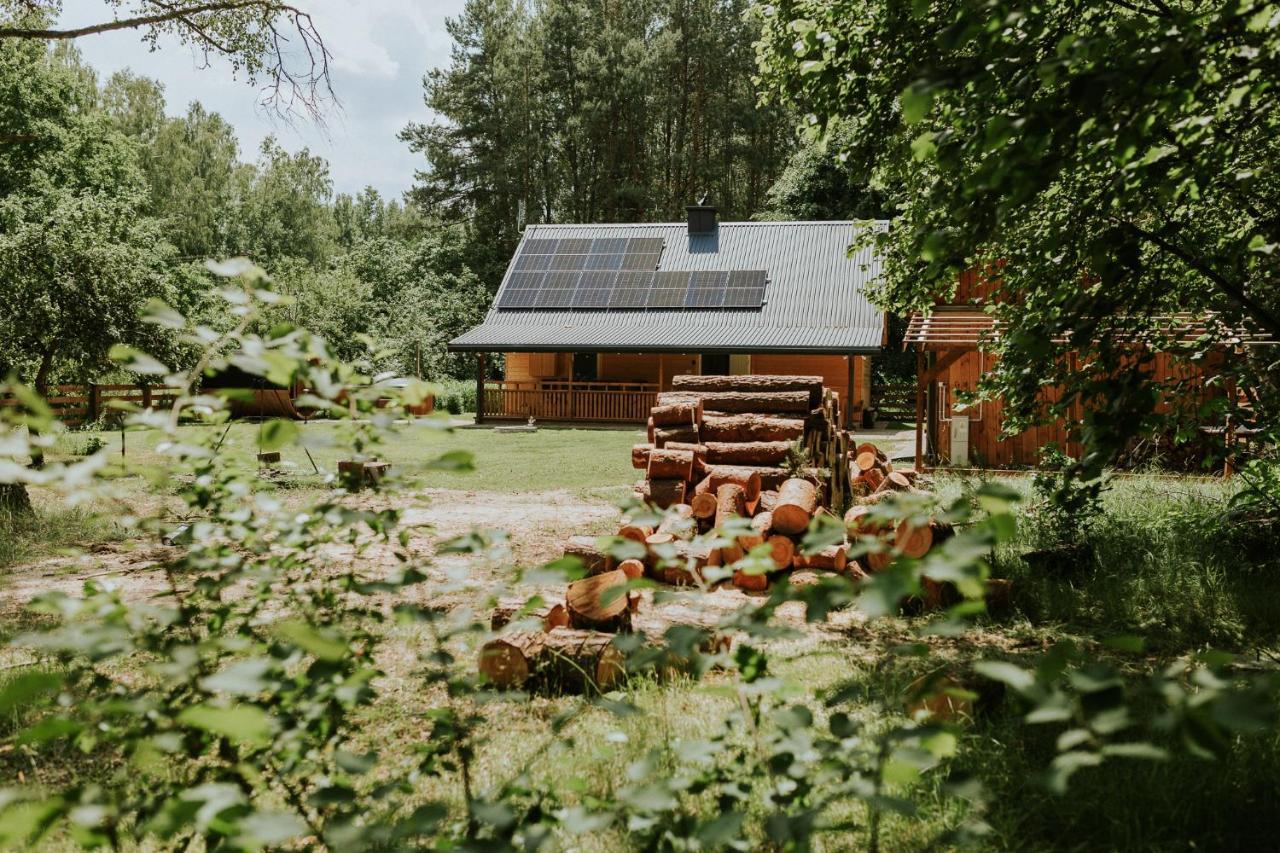 Duch Huszczy W Srodku Sosnowego Lasu Lomazy Exterior photo